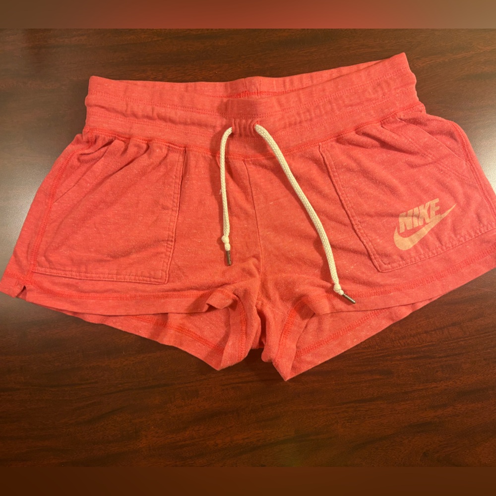 Women’s Nike shorts; size small